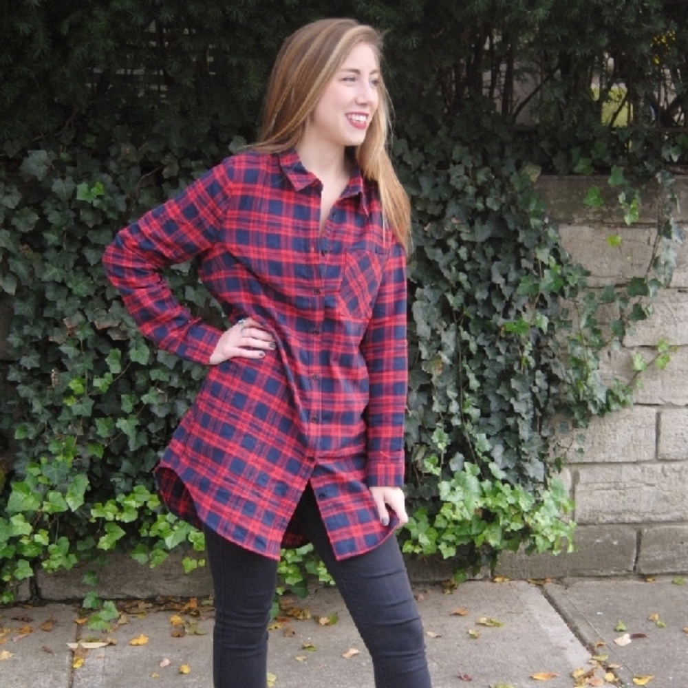 Multi-way functional buttons plaid top